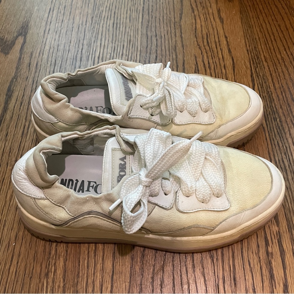 Andia Fora white and cream leather sneakers